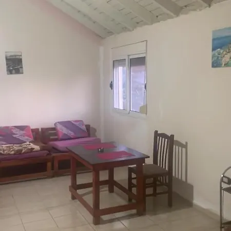 Linda * Vlorë