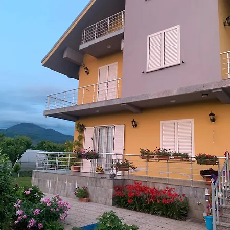 Homestay Linda *